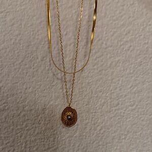 Amber Sceats Gold Necklace Set